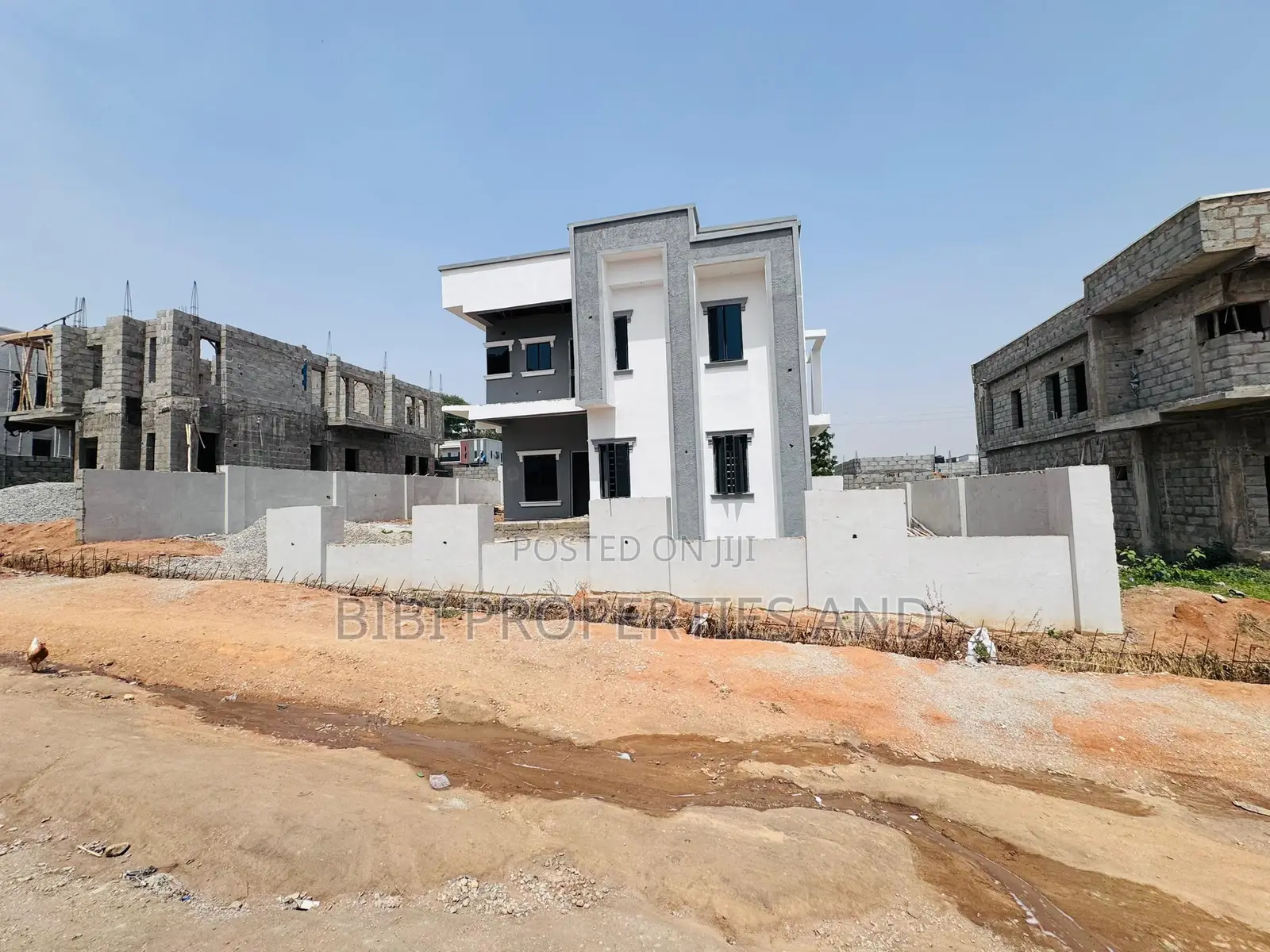 5bdrm Duplex in Karsana for sale