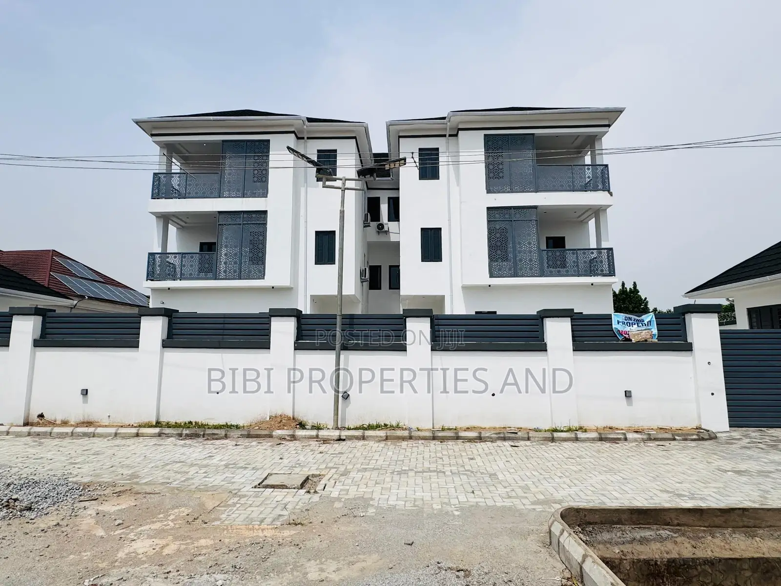 7bdrm Duplex in Kado for sale