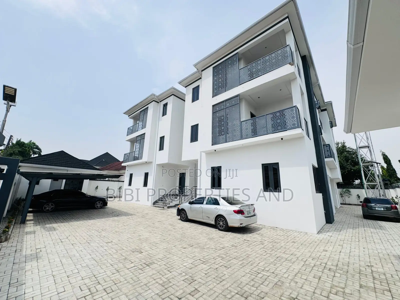 7bdrm Duplex in Kado for sale