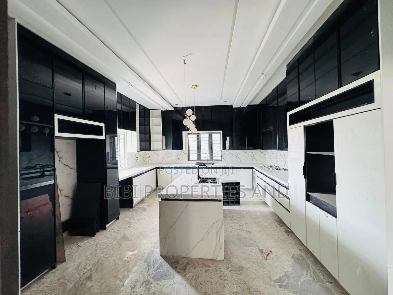 5bdrm Duplex in Gwarinpa for sale