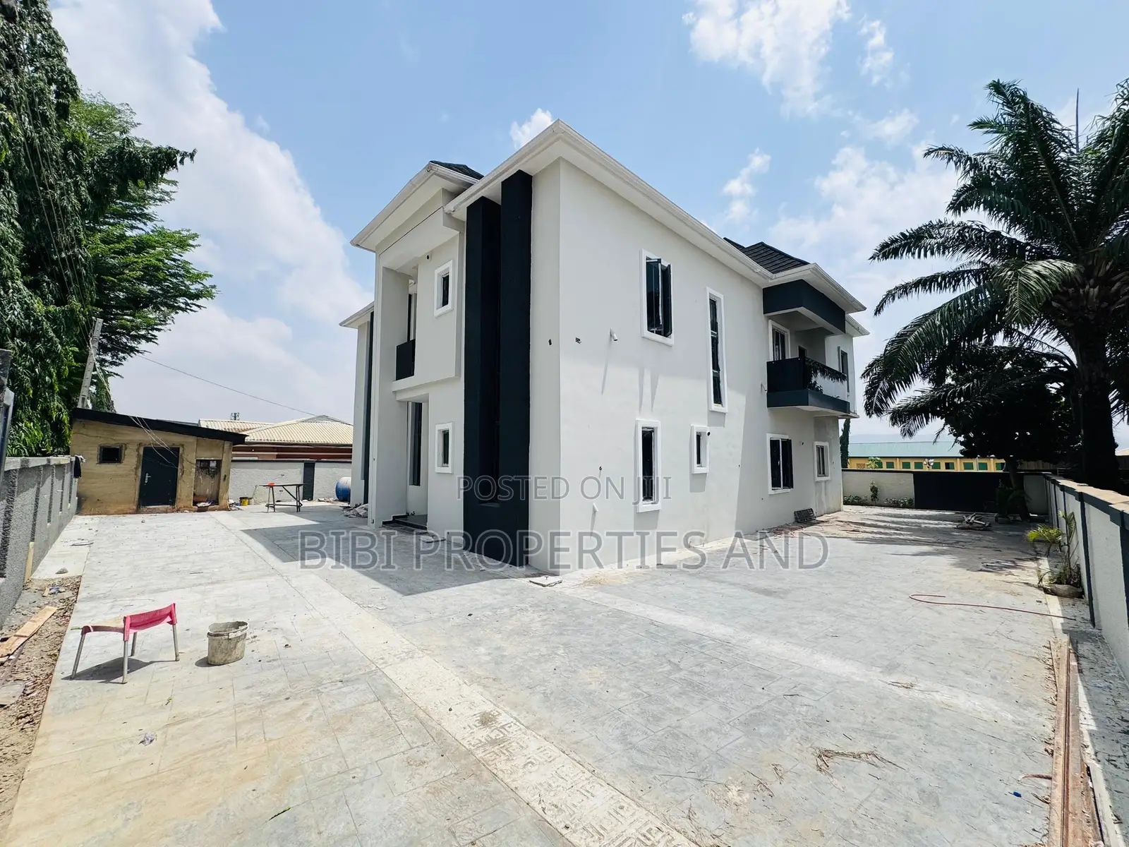 5bdrm Duplex in Gwarinpa for sale