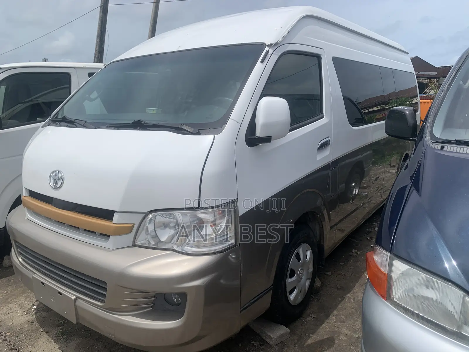 Toyota HiAce 2018 White