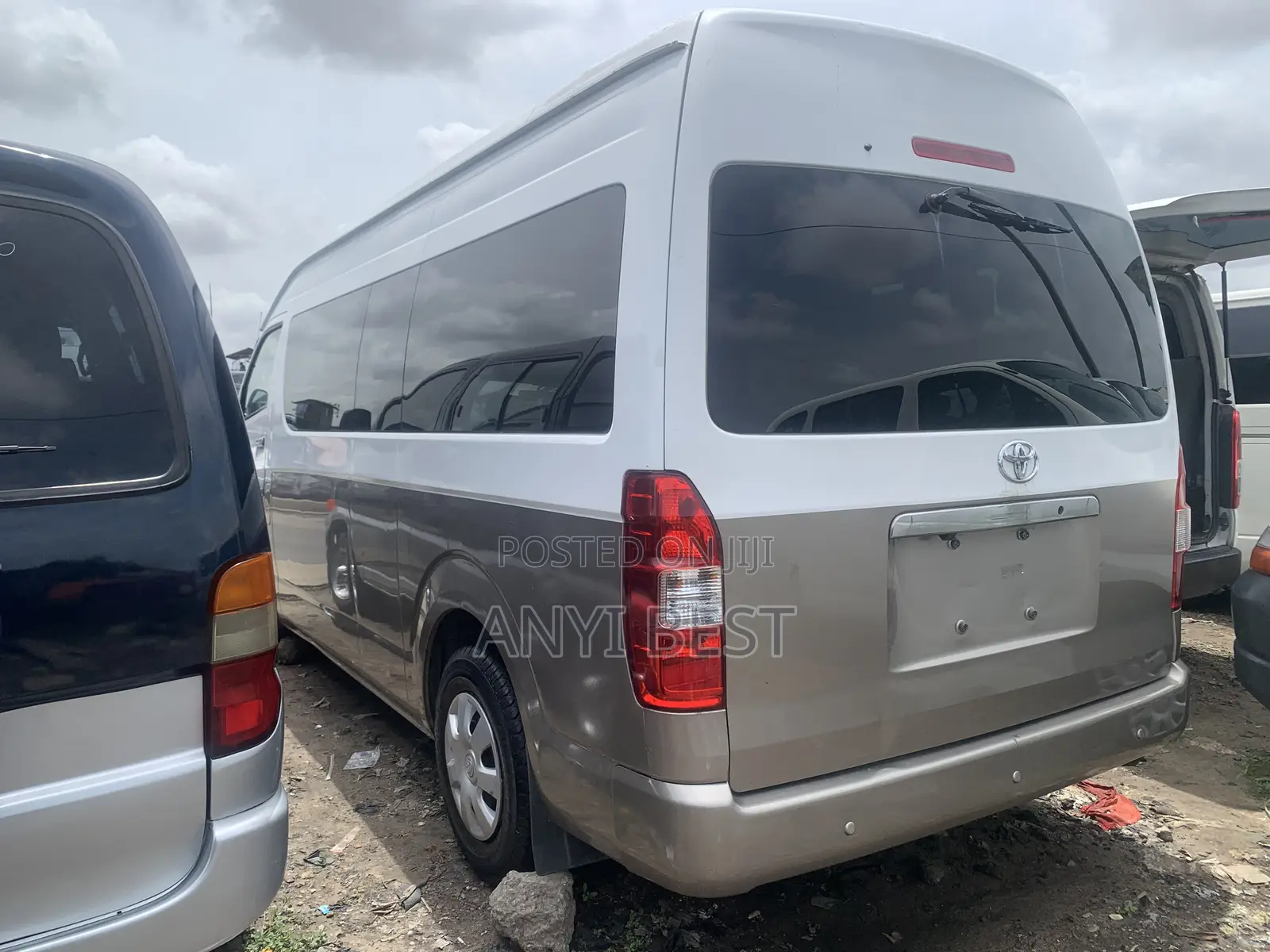Toyota HiAce 2018 White