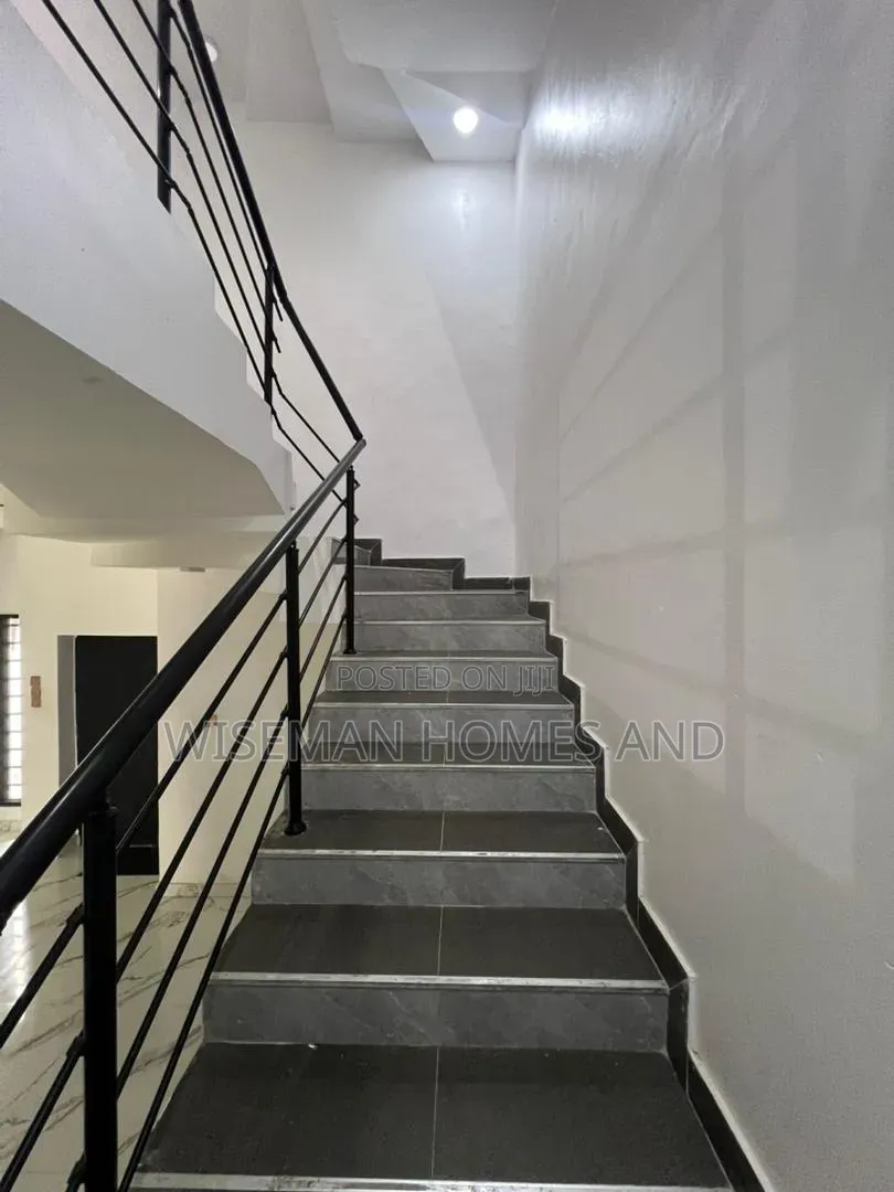 3bdrm Duplex in Ologolo Lekki for rent