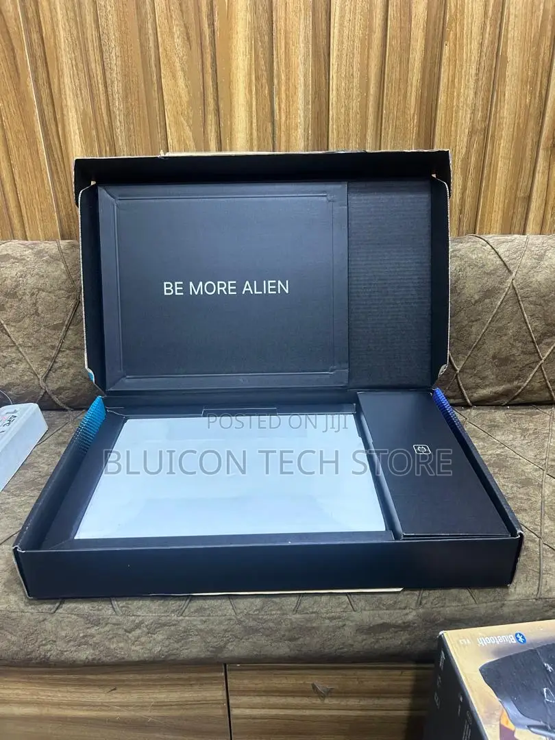 New Laptop Alienware 16x Aurora 32GB Intel Core Ultra 9 SSD 2T