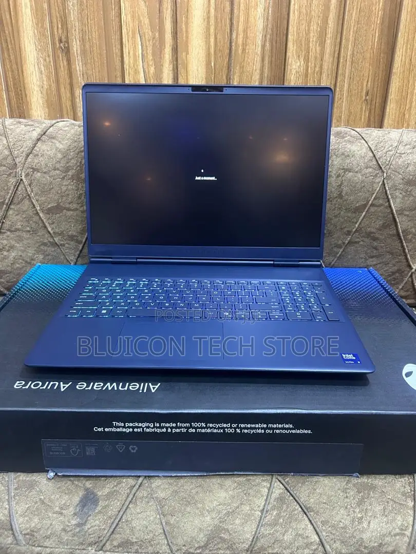 New Laptop Alienware 16x Aurora 32GB Intel Core Ultra 9 SSD 2T