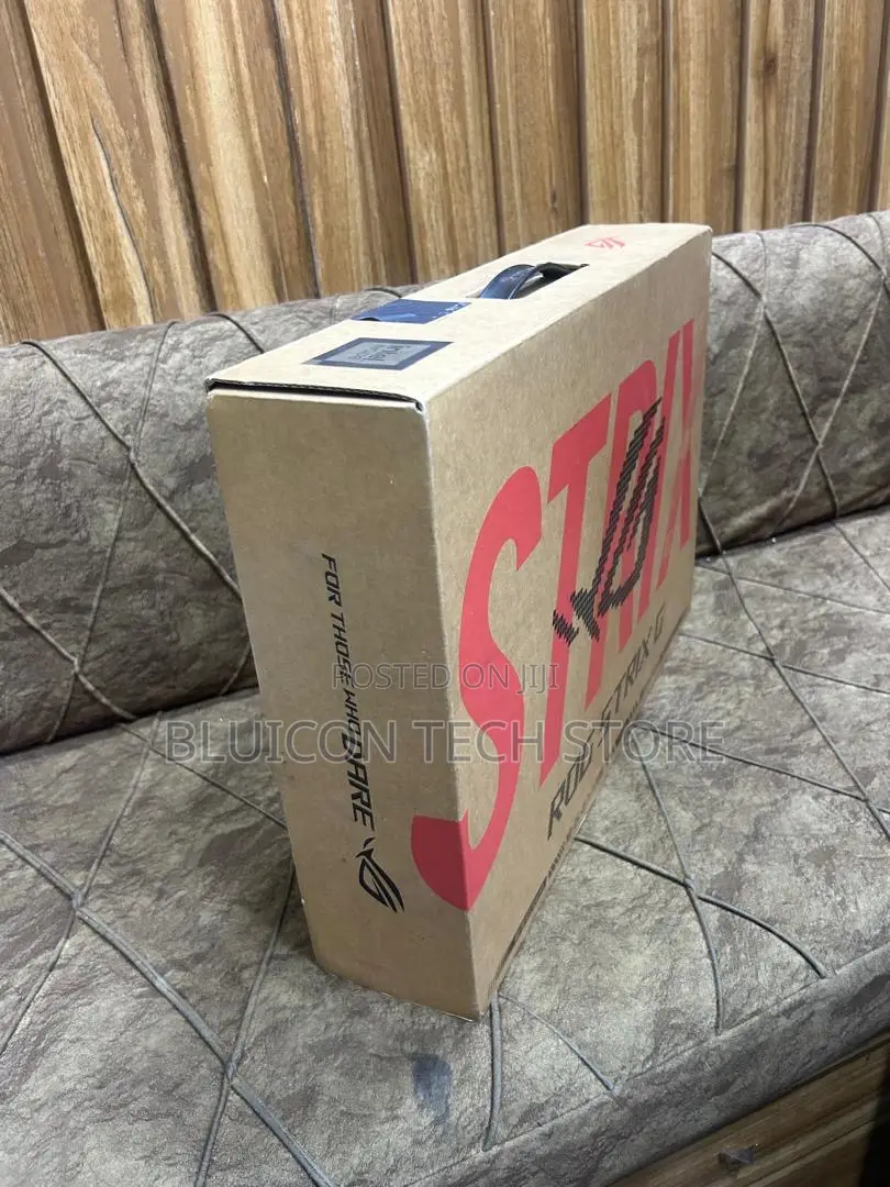 New Laptop Asus ROG Strix G16 G614 16GB Intel Core i7 SSD 1T