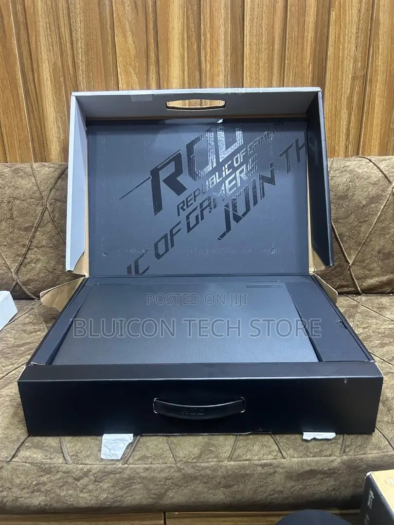 Laptop Asus ROG Zephyrus G16 32GB Intel Core i7 SSD 1T
