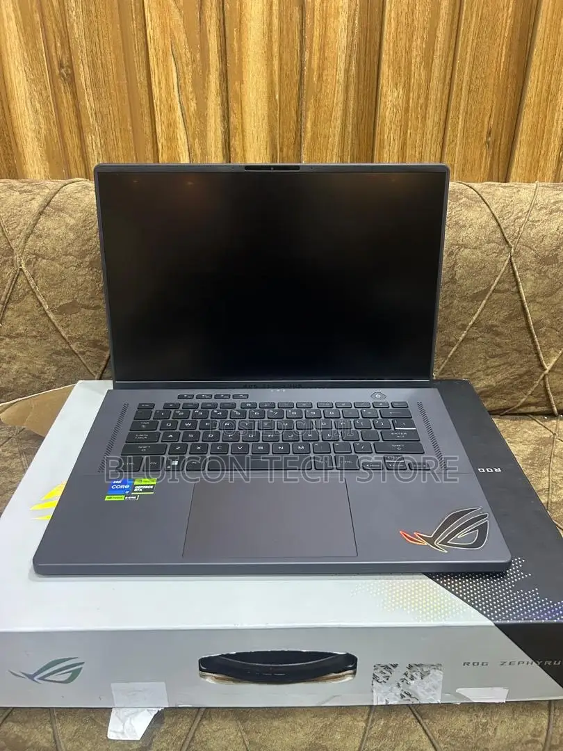 Laptop Asus ROG Zephyrus G16 32GB Intel Core i7 SSD 1T