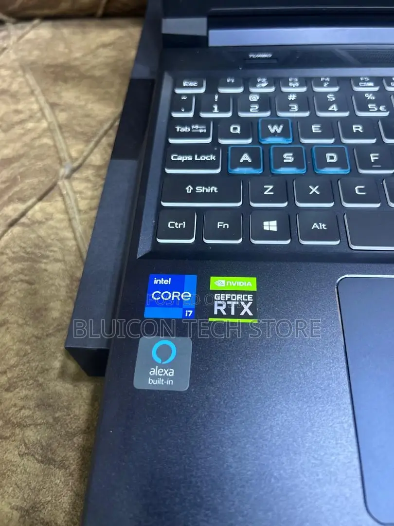 New Laptop Acer Predator Helios 300 16GB Intel Core i7 SSD 512GB