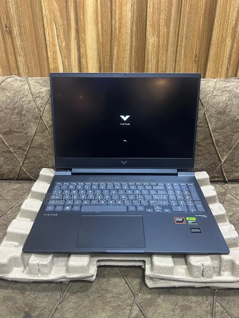 New Laptop HP Victus 16 16GB AMD Ryzen 7 SSD 512GB