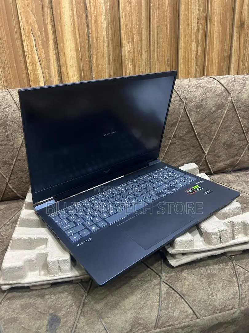 New Laptop HP Victus 16 16GB AMD Ryzen 7 SSD 512GB