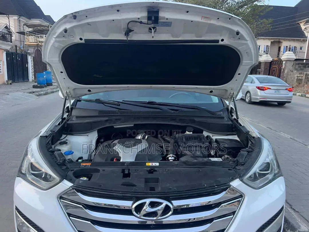 Hyundai Santa Fe GLS 4dr SUV AWD (3.3L 6cyl 6A) 2014 White