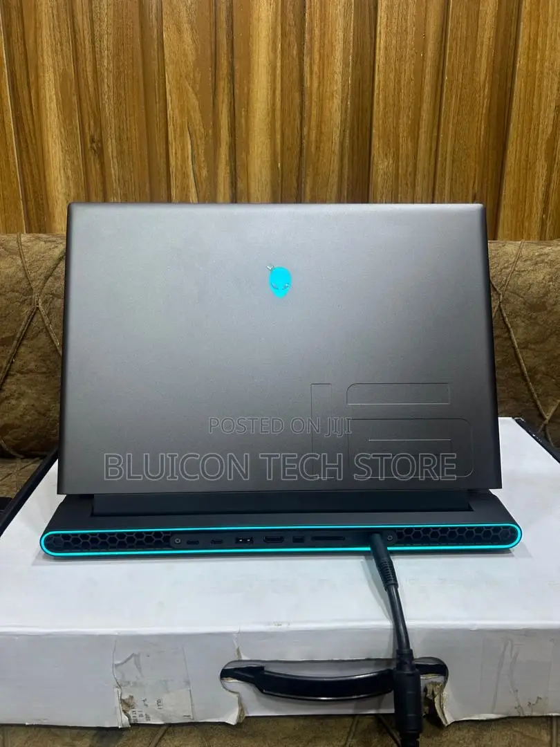 Laptop Alienware M16 R1 16GB Intel Core i9 SSD 1T