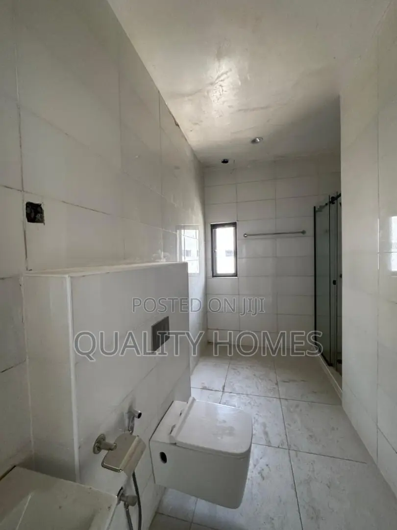 Furnished 20bdrm Mansion in Zone 2 / Wuse for sale