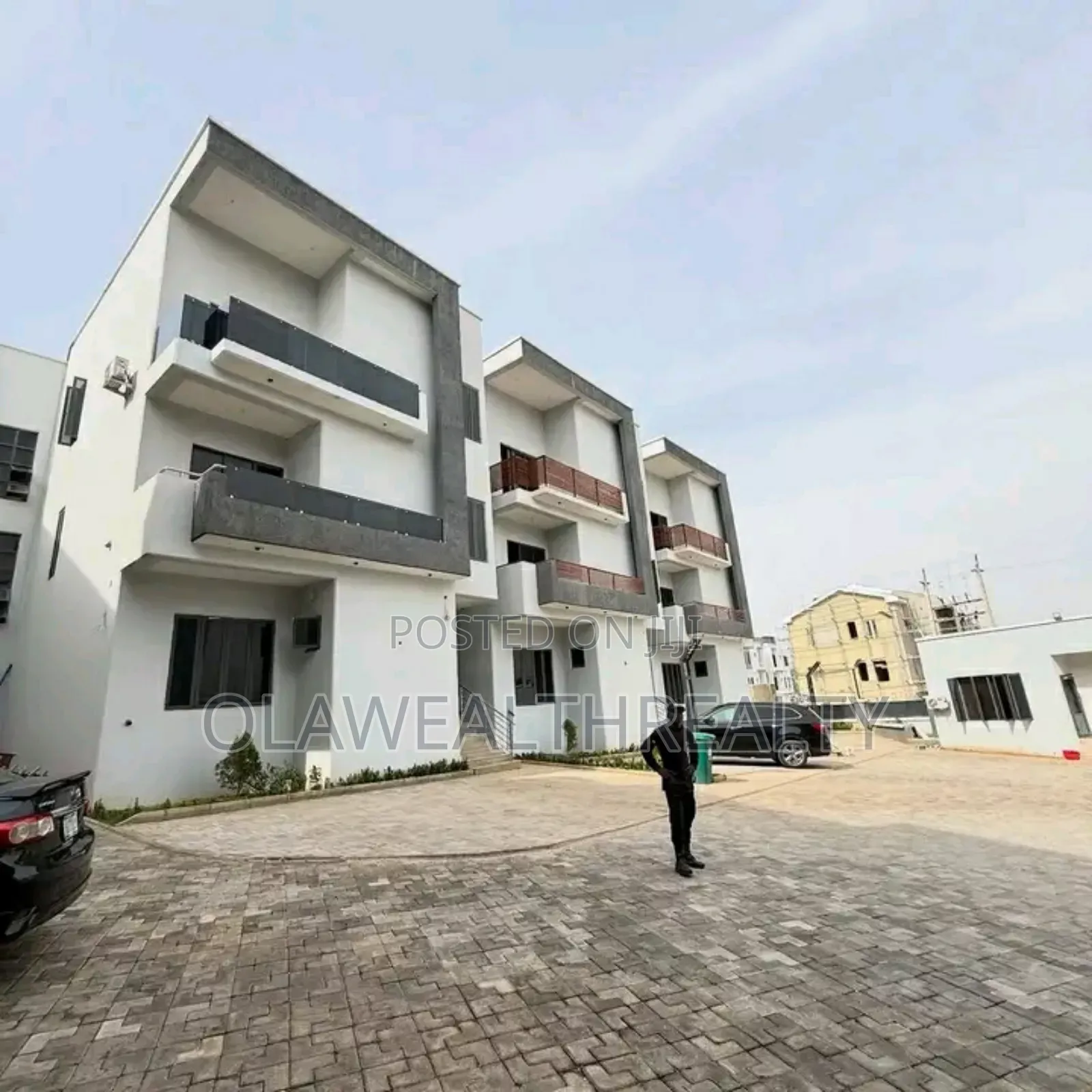 4bdrm Duplex in Guzape District for sale