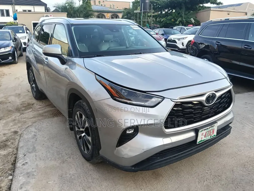 Toyota Highlander XLE AWD 2020 Silver
