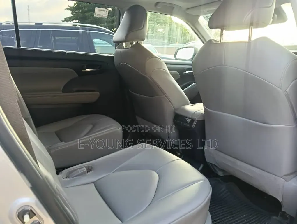 Toyota Highlander XLE AWD 2020 Silver