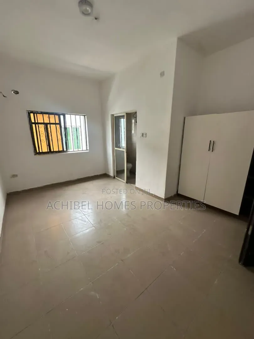Mini Flat in Osapa London, Jakande for rent