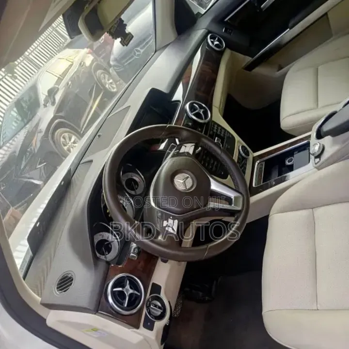 Mercedes-Benz GLK-Class 350 SUV 2013 White