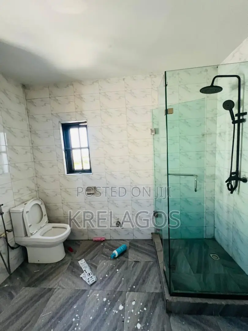 4bdrm Duplex in Chevron for rent