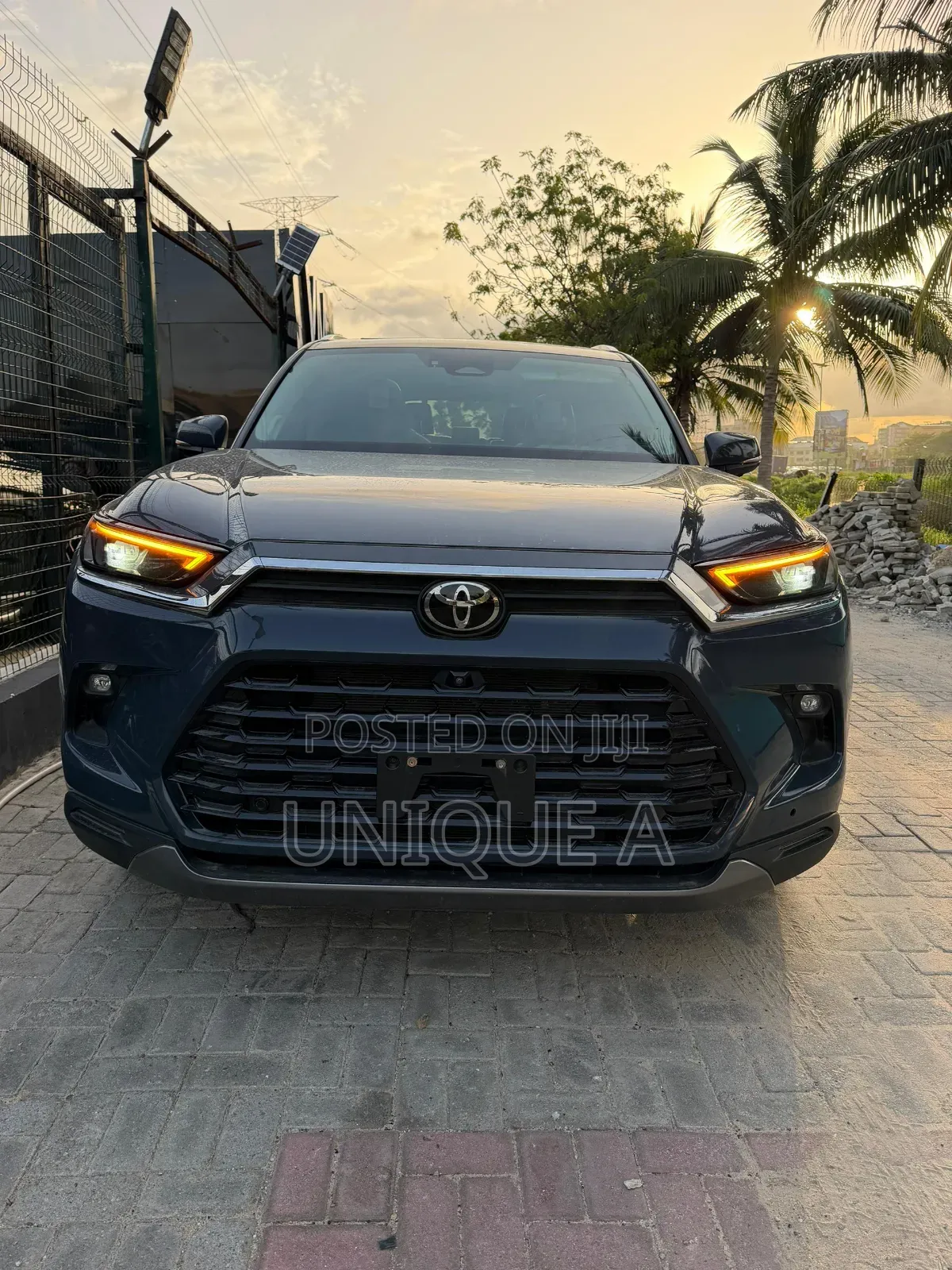 Toyota Highlander Platinum AWD 2024 Gray