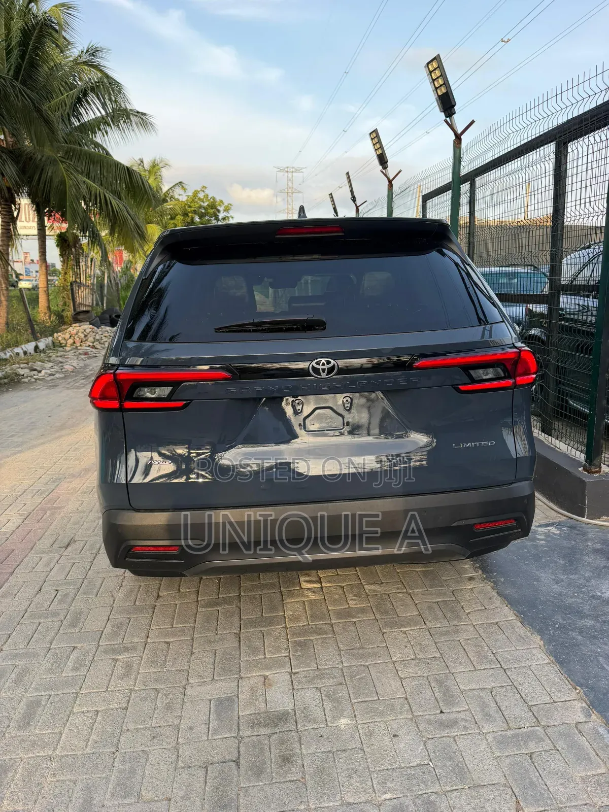 Toyota Highlander Platinum AWD 2024 Gray