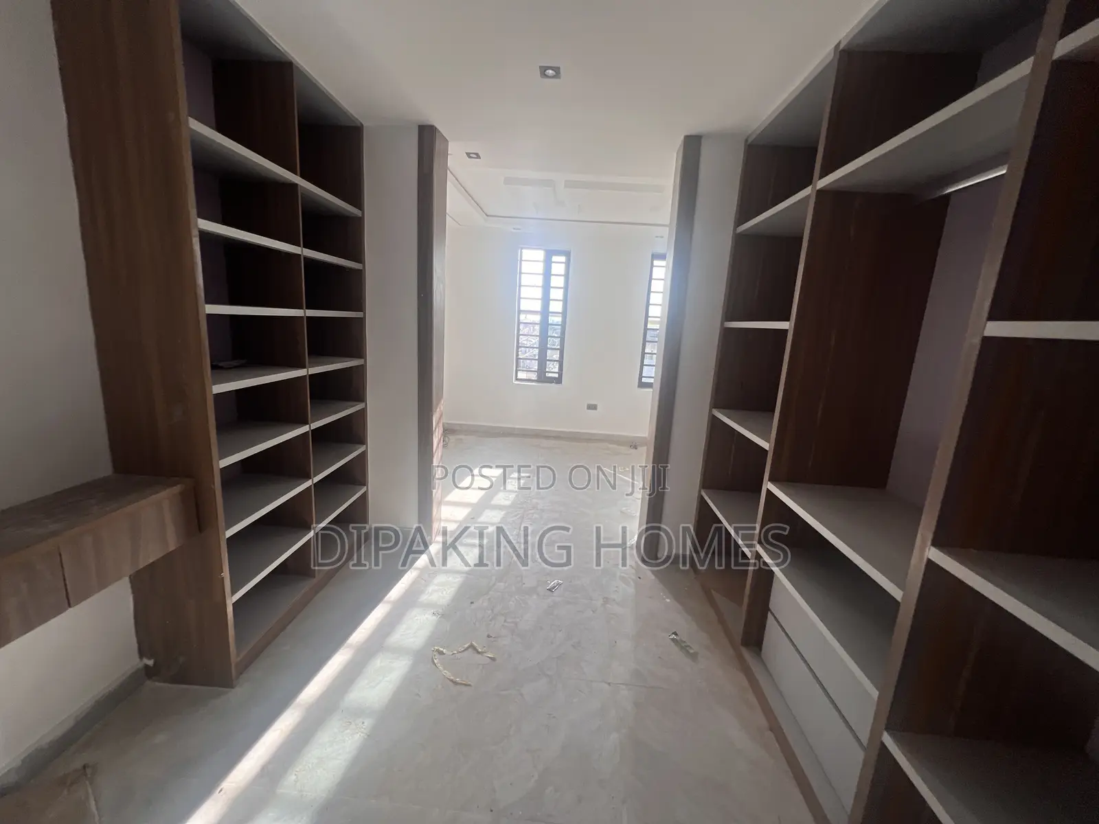 4bdrm Duplex in Ogba for sale