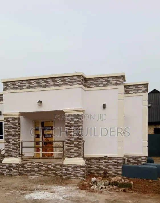 3bdrm Bungalow in Benin City for sale