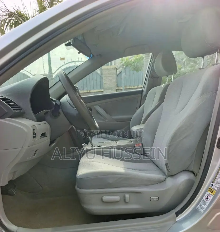 Toyota Camry 2010 Silver