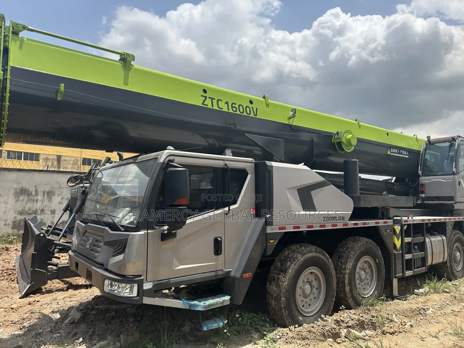 Brand New Zoomlion 160 Tons Mobile Crane for Sale
