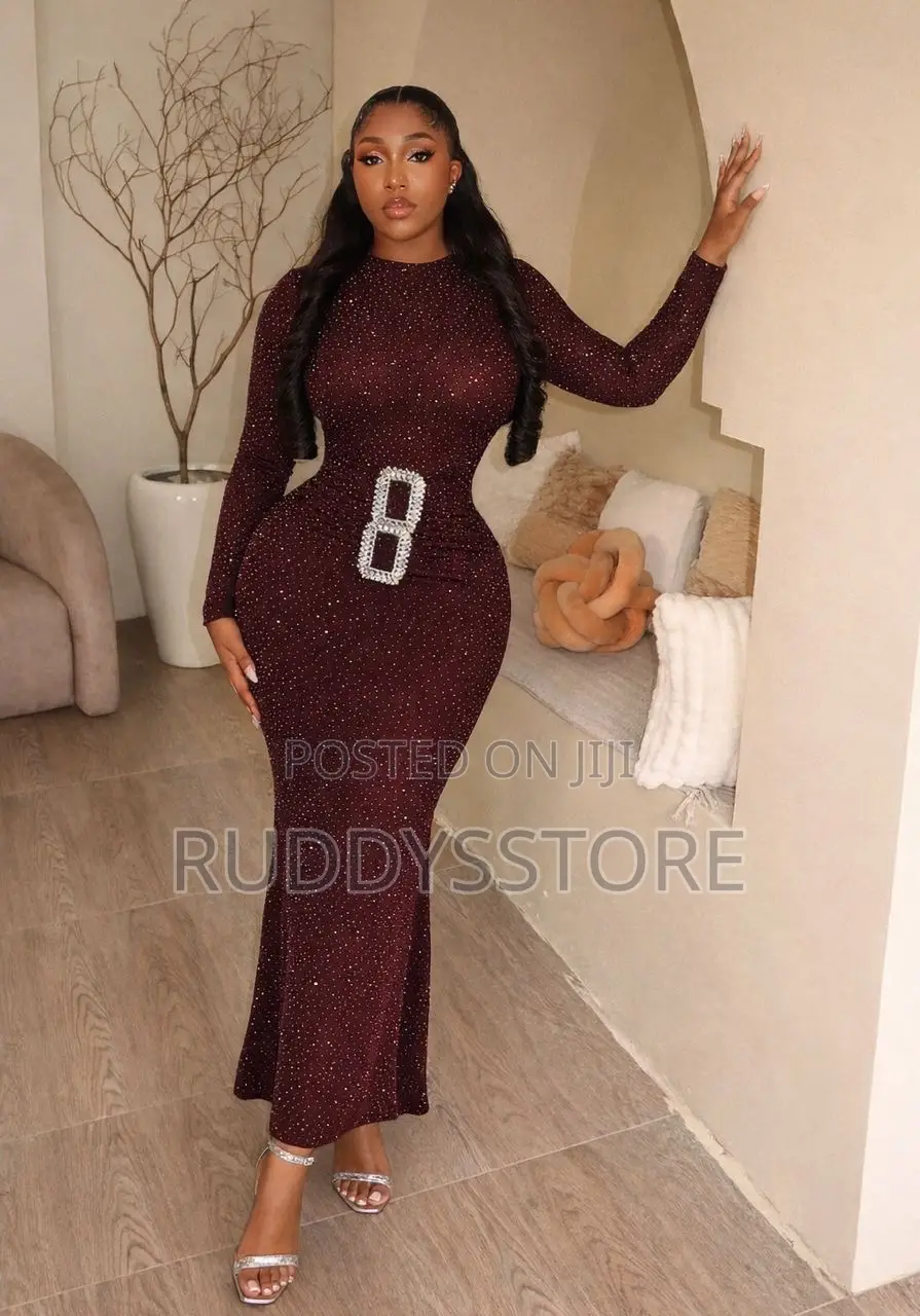 Luxury Rhinestone Brooch Detail Dress