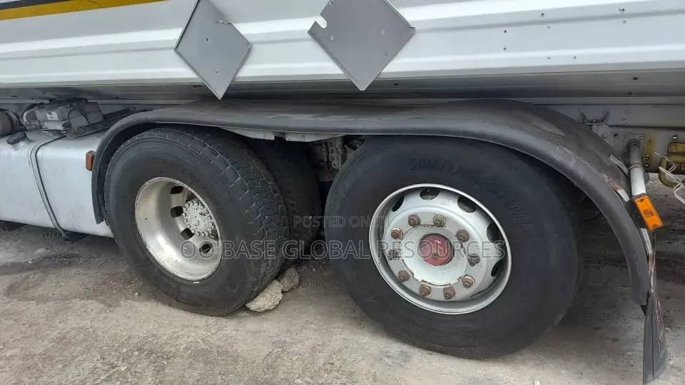24,120liters Iveco Diesel Pedlar