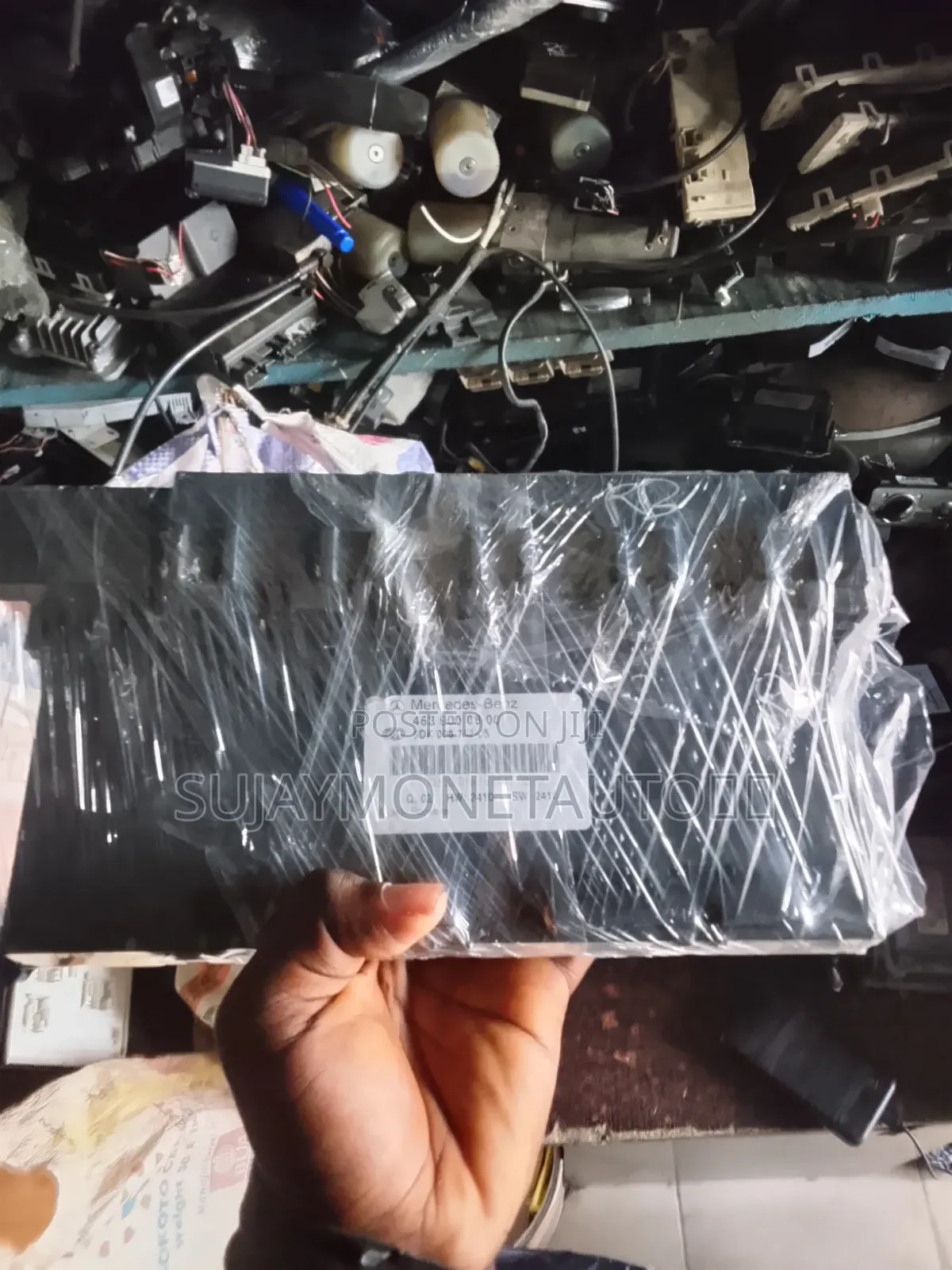 Mercedes Benz 463 Back Fuse Box