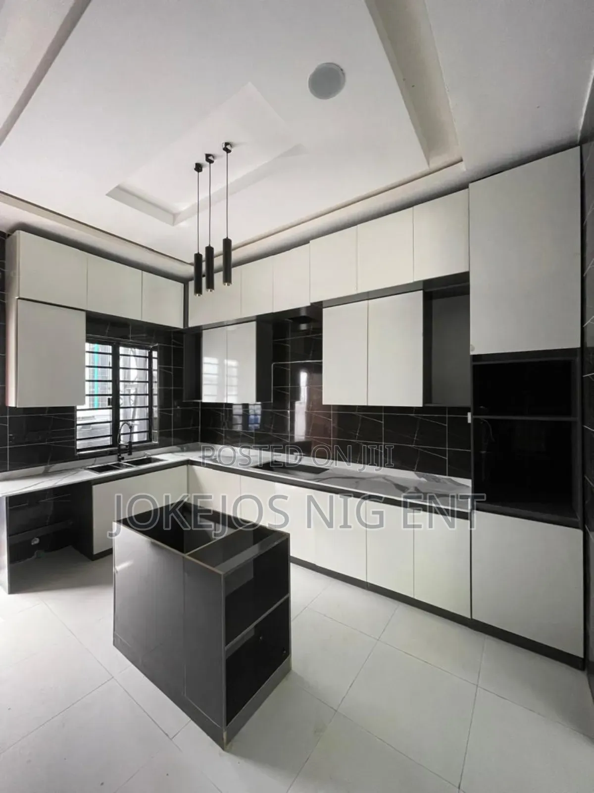 4bdrm Duplex in Ikota Gra Lekki for sale