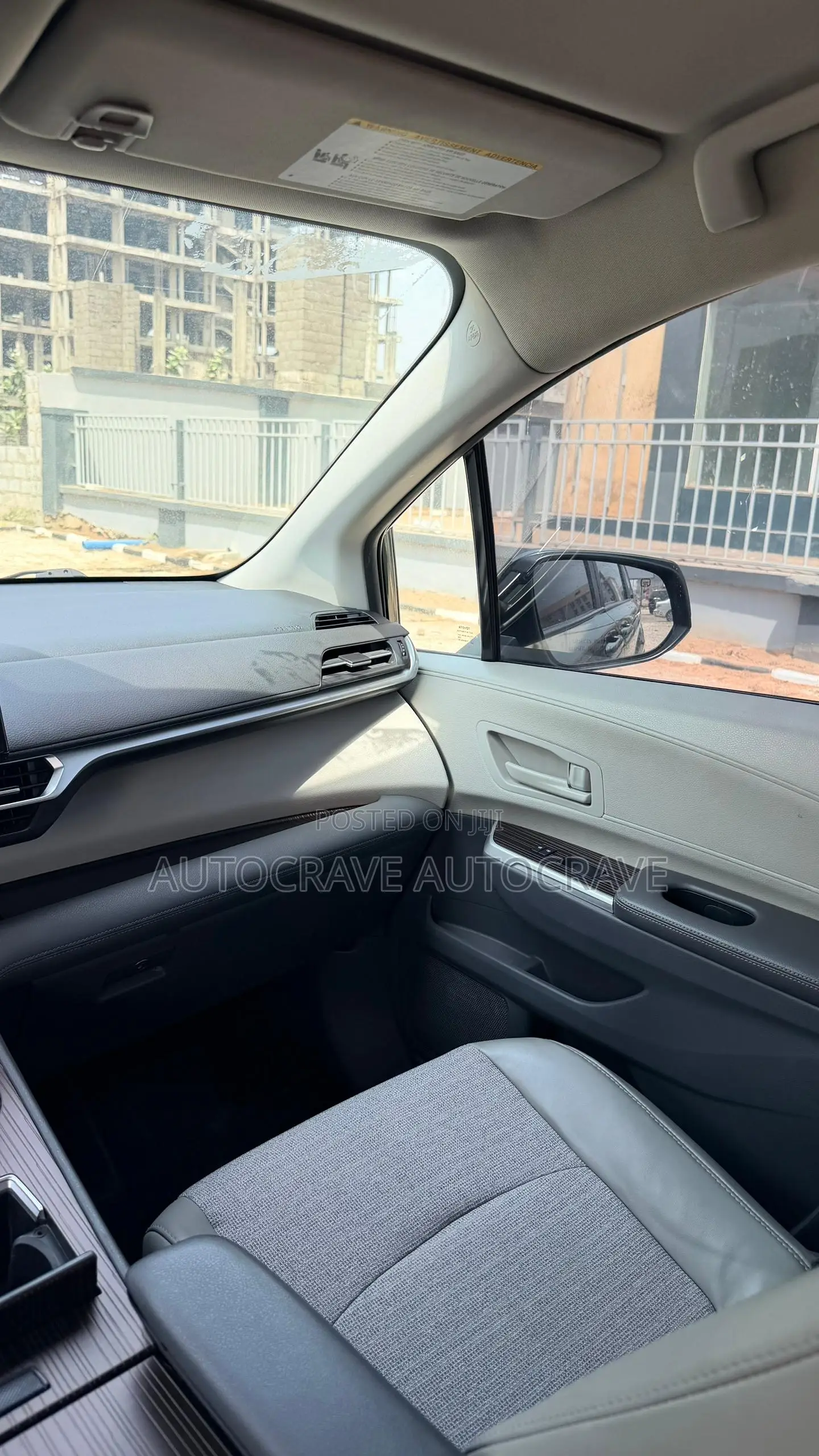 Toyota Sienna LE 8-Passenger AWD 2021 Green