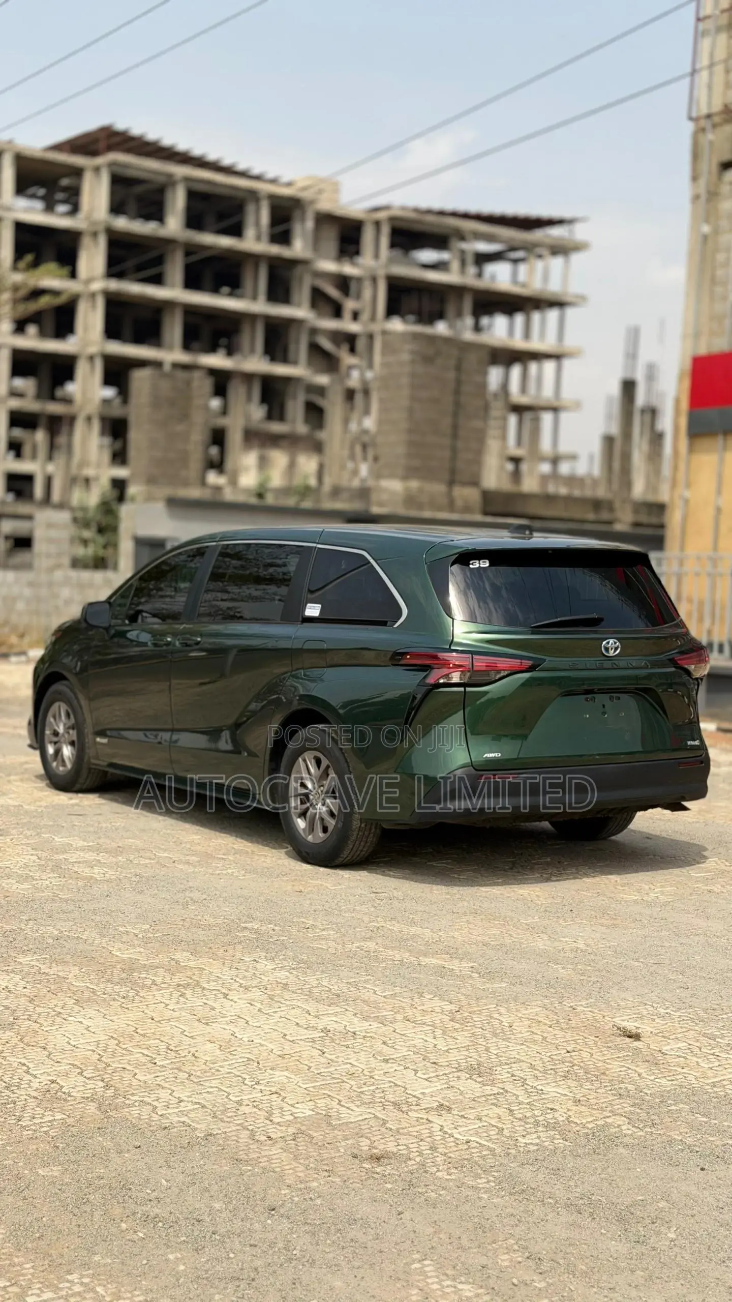 Toyota Sienna LE 8-Passenger AWD 2021 Green
