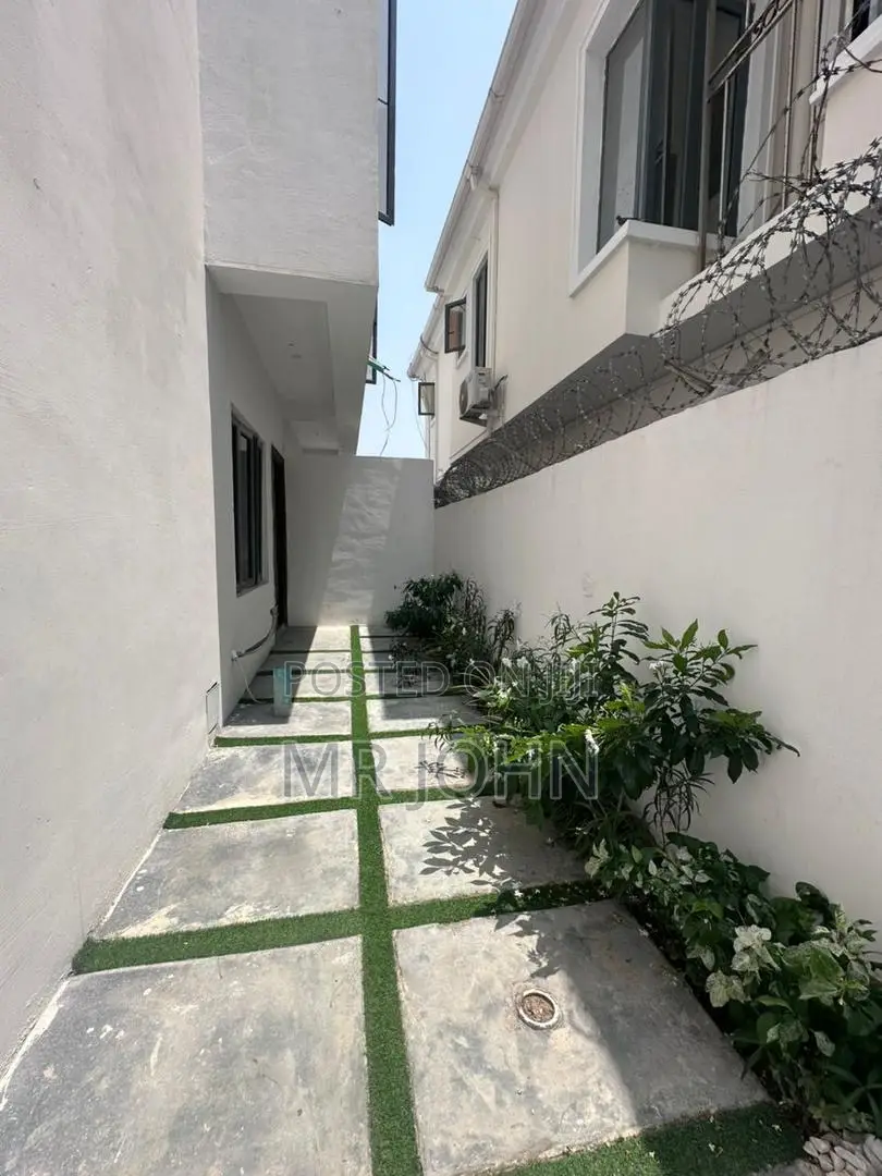 4bdrm House in Ologolo Big Marvel, Lekki for sale