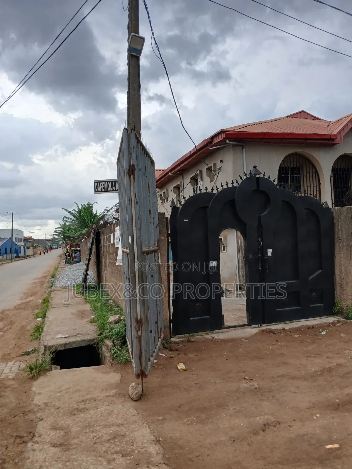 3bdrm Block of Flats in Abule Egba for sale