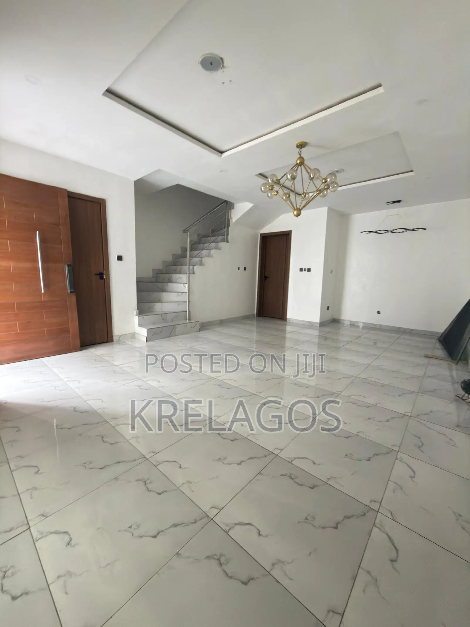 4bdrm Duplex in Chevron for sale