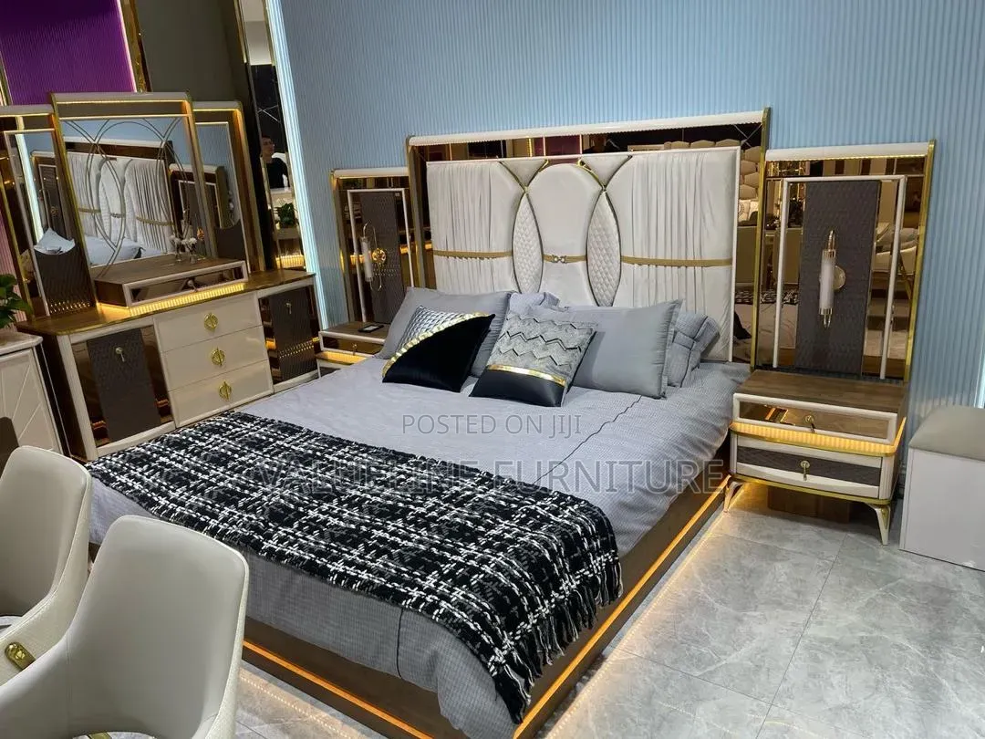 Luxury Contemporary Bed Set