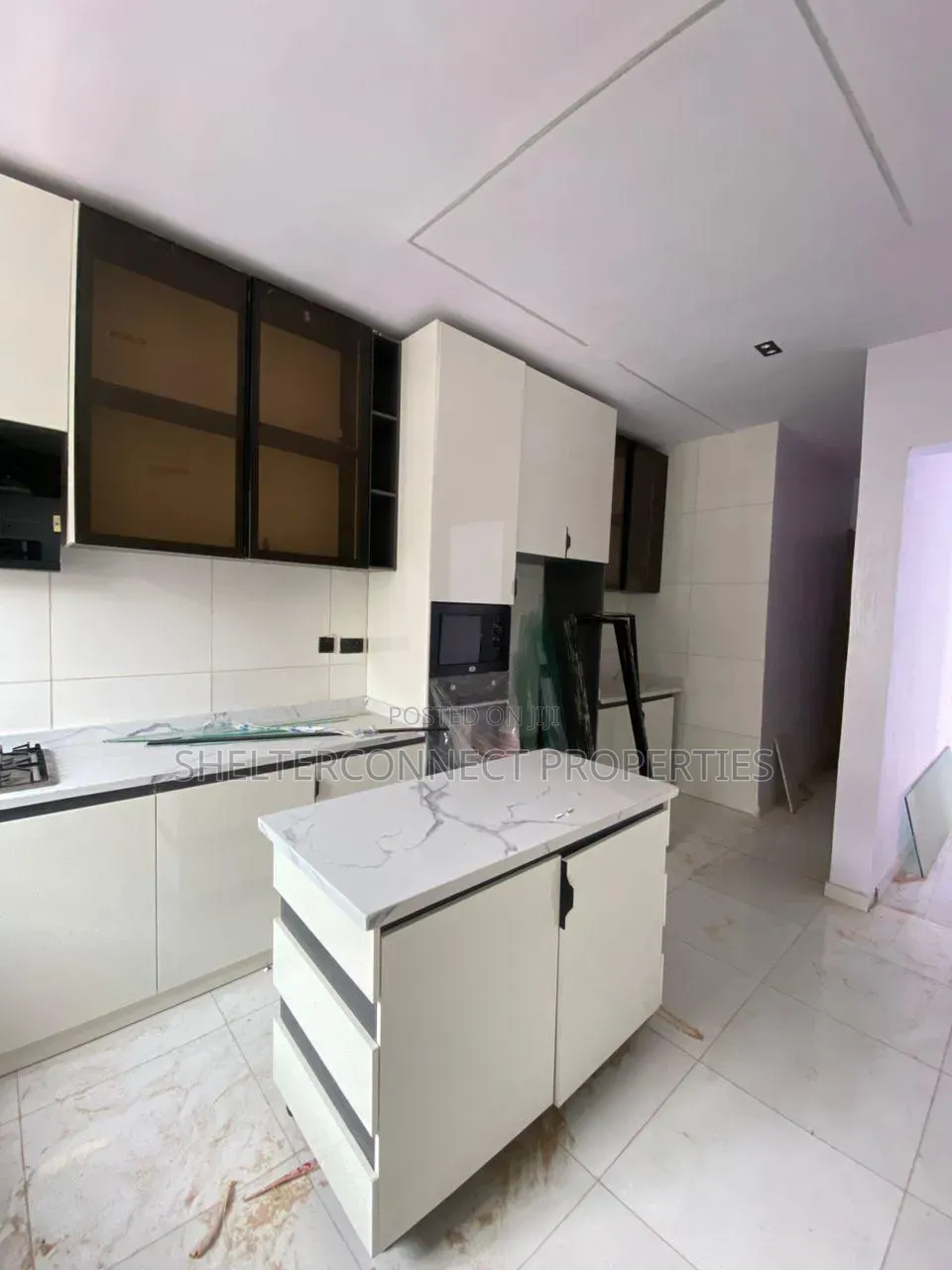 3bdrm Apartment in Ikate for sale