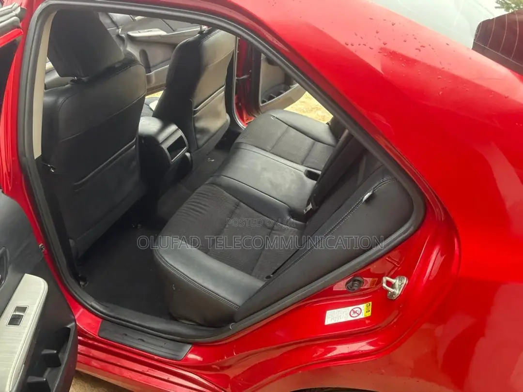 Toyota Camry SE 4dr Sedan (2.5L 4cyl 6A) 2014 Red