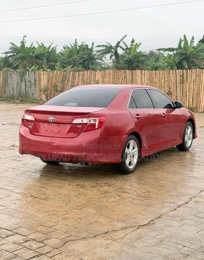 Toyota Camry SE 4dr Sedan (2.5L 4cyl 6A) 2014 Red