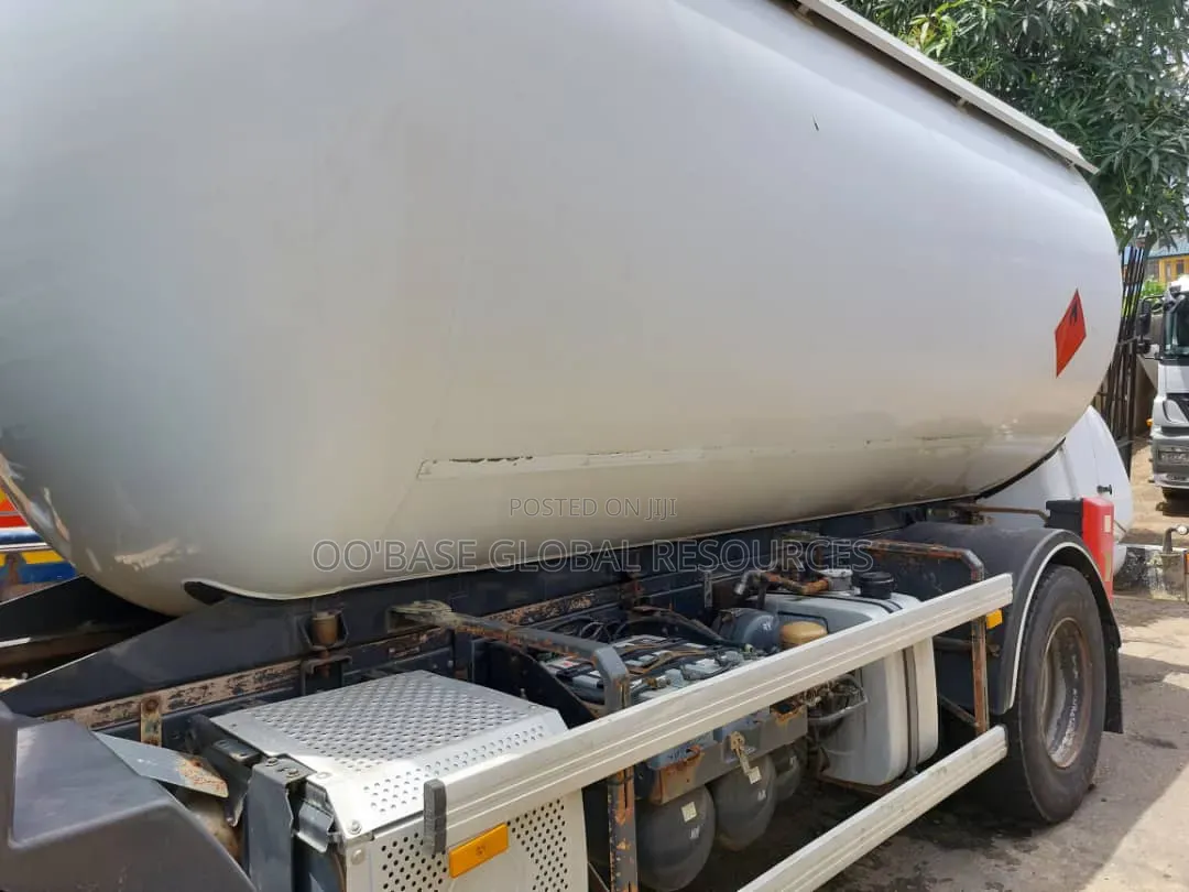 10tonnes Mercedes Axor LPG Bobtail