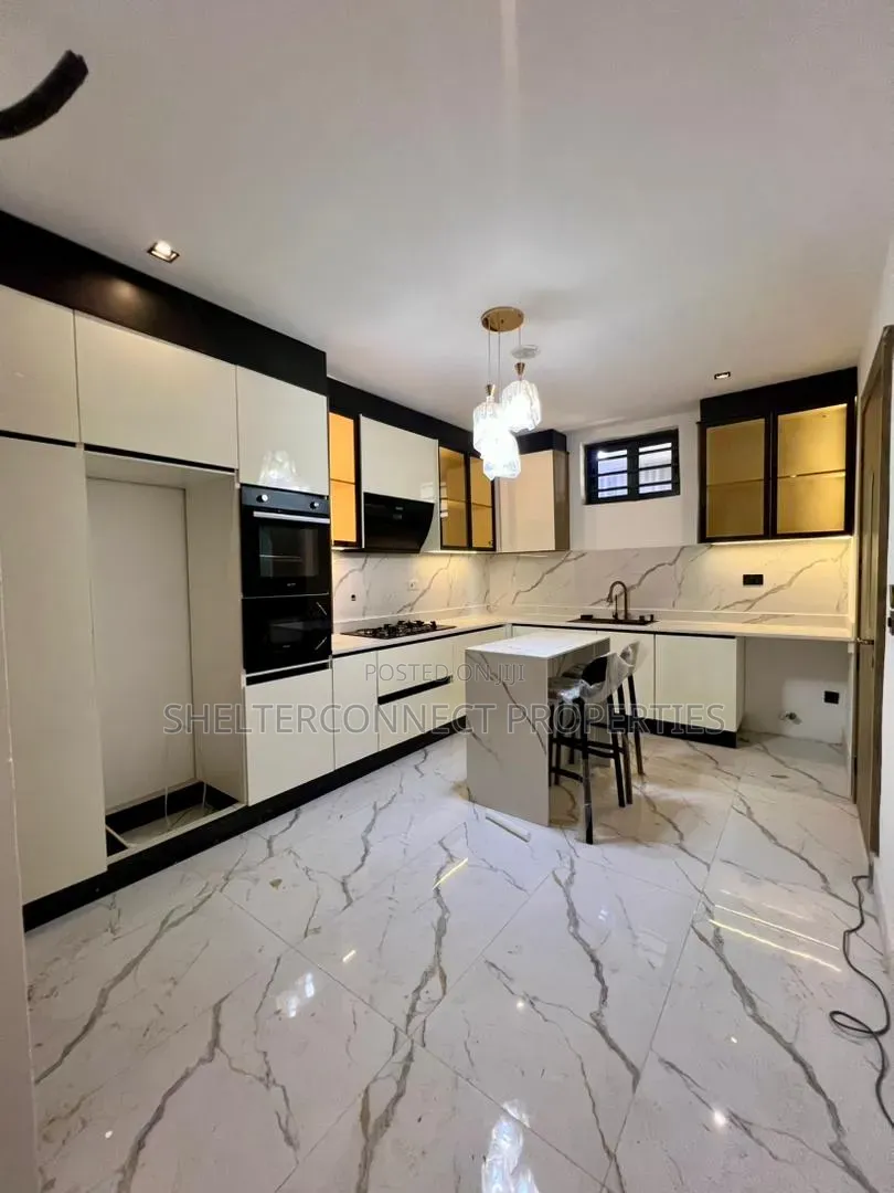 2bdrm Duplex in Lekki Phase 1 for sale