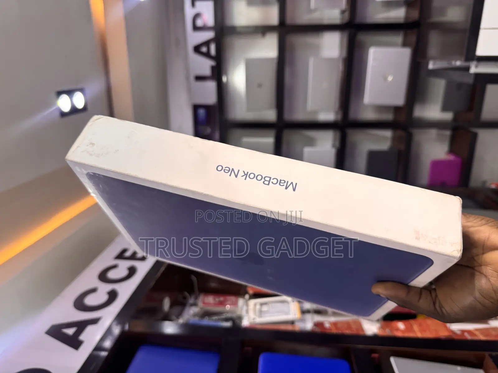 New Laptop Apple MacBook Neo 2026 8GB Intel Core i5 SSD 256GB