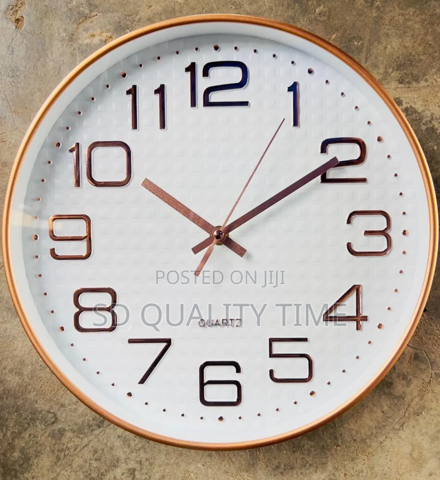 Modern Analog Display Wall Clock