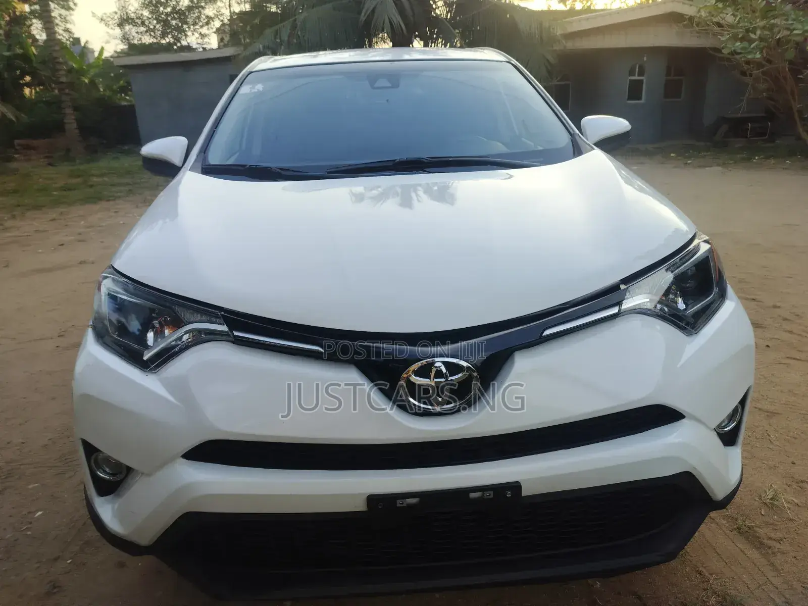 Toyota RAV4 2018 White