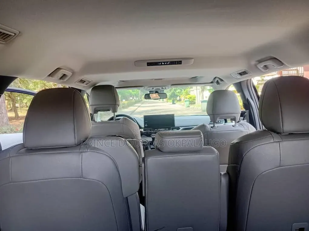 Toyota Sienna 2025 Blue